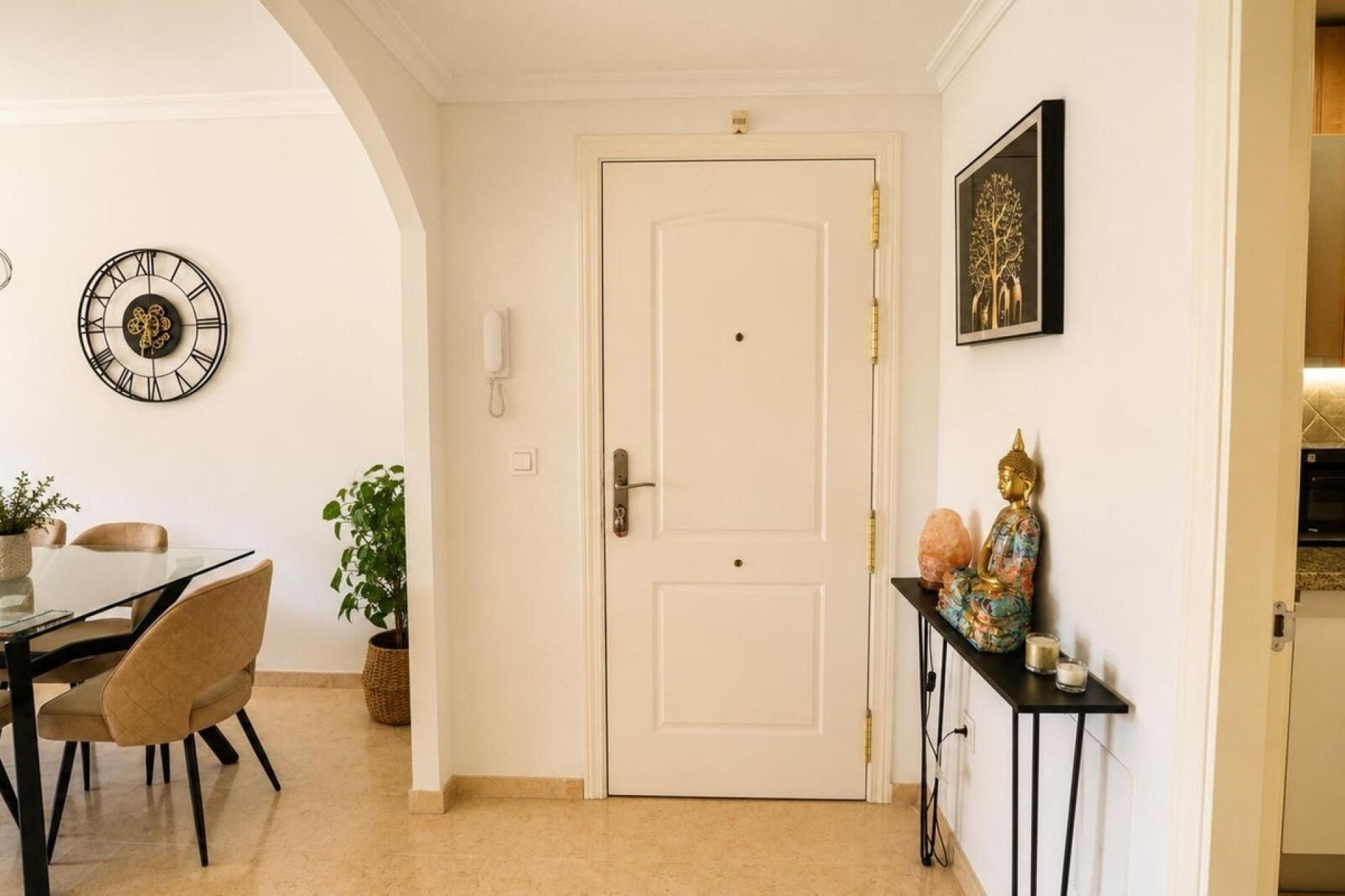 Resale - apartment - Marbella - Elviria