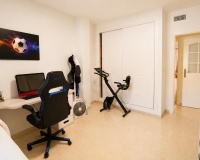 Resale - apartment - Marbella - Elviria