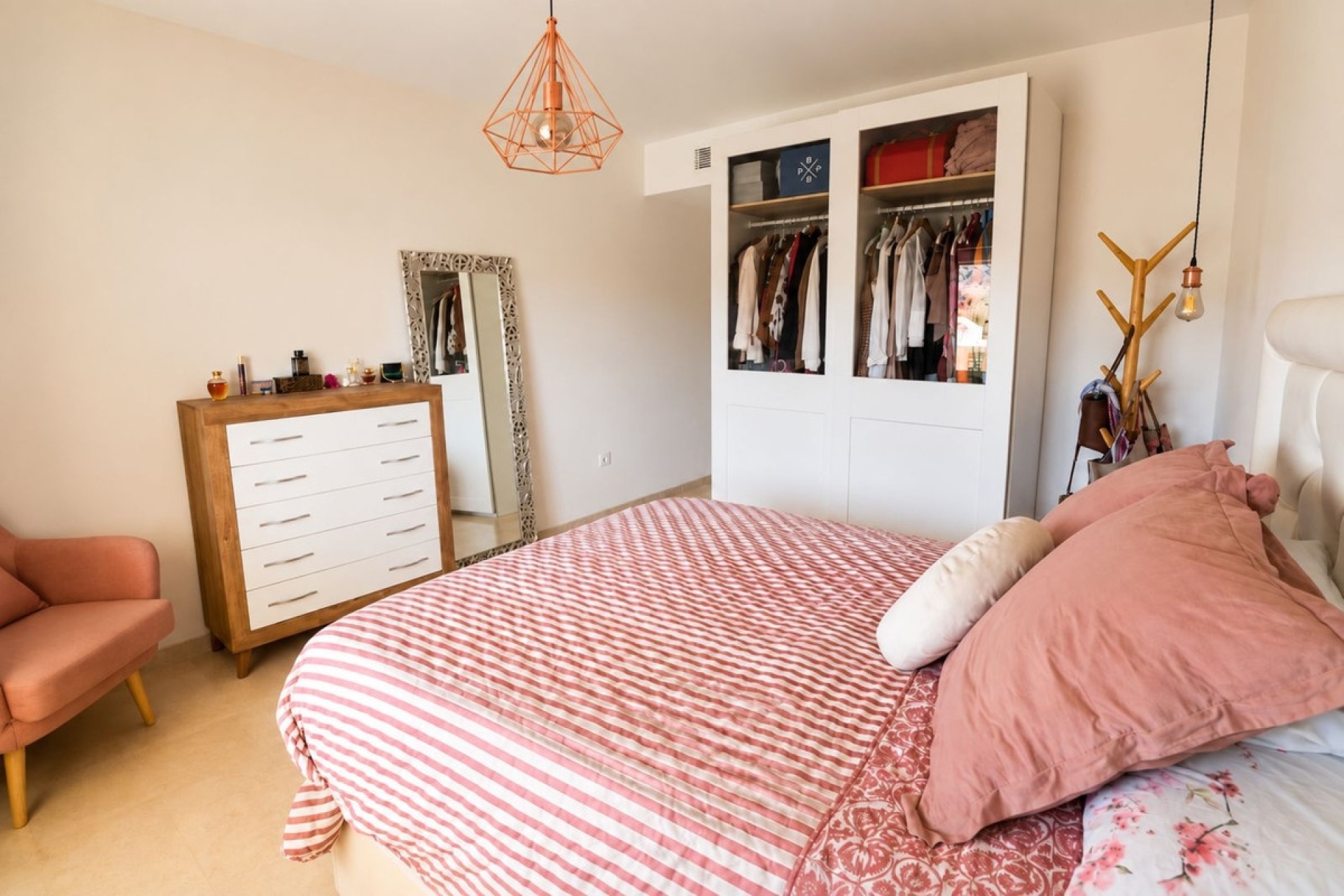 Resale - apartment - Marbella - Elviria