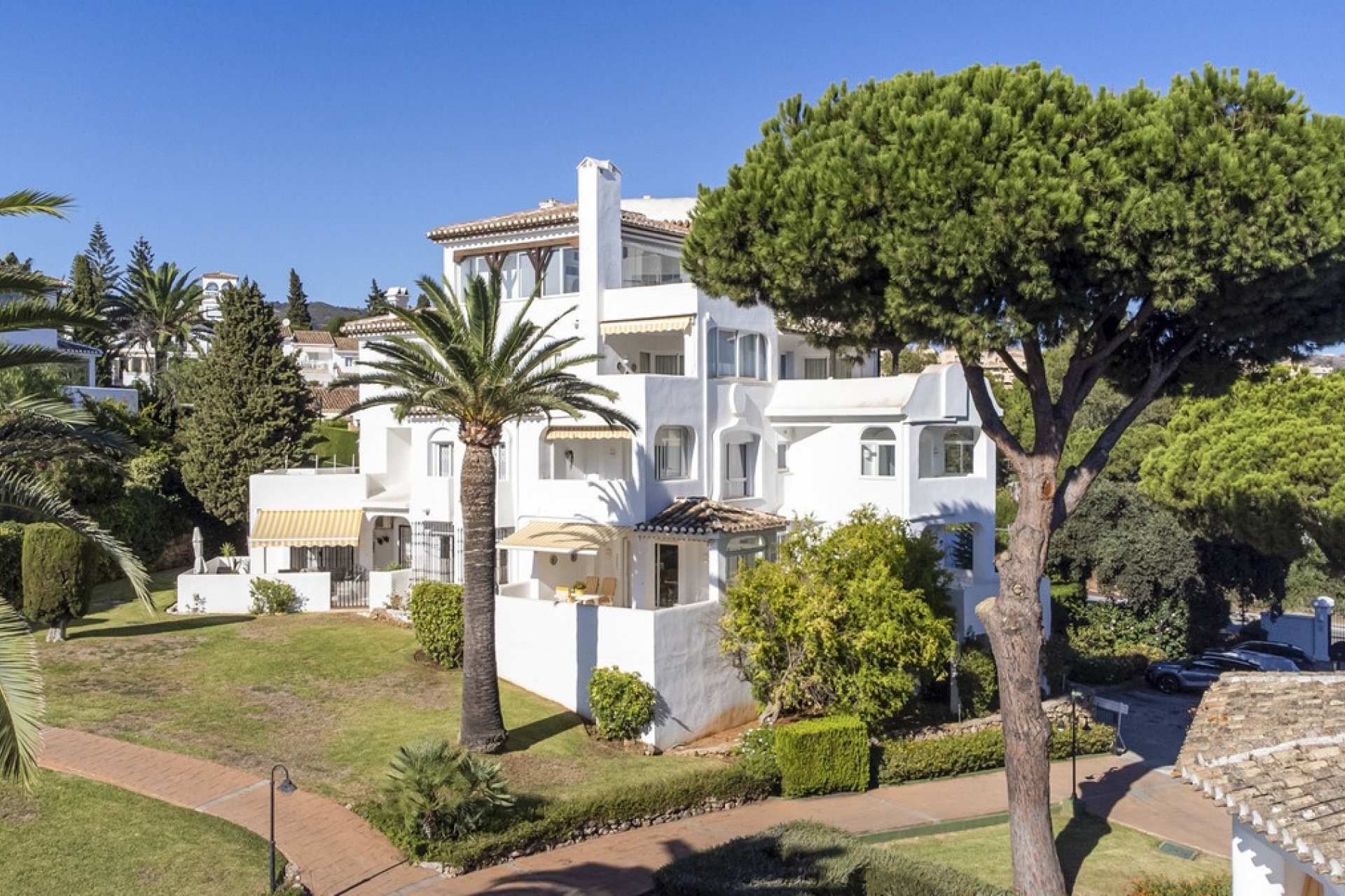 Resale - apartment - Marbella - Elviria