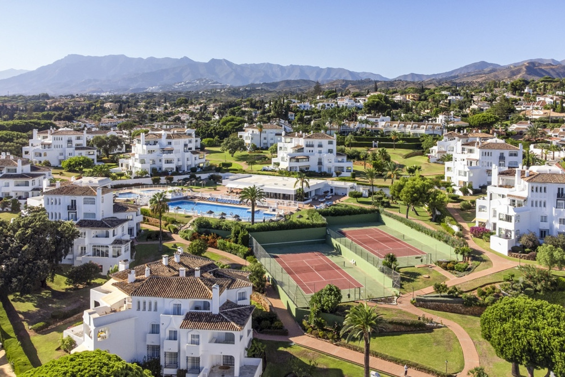 Resale - apartment - Marbella - Elviria