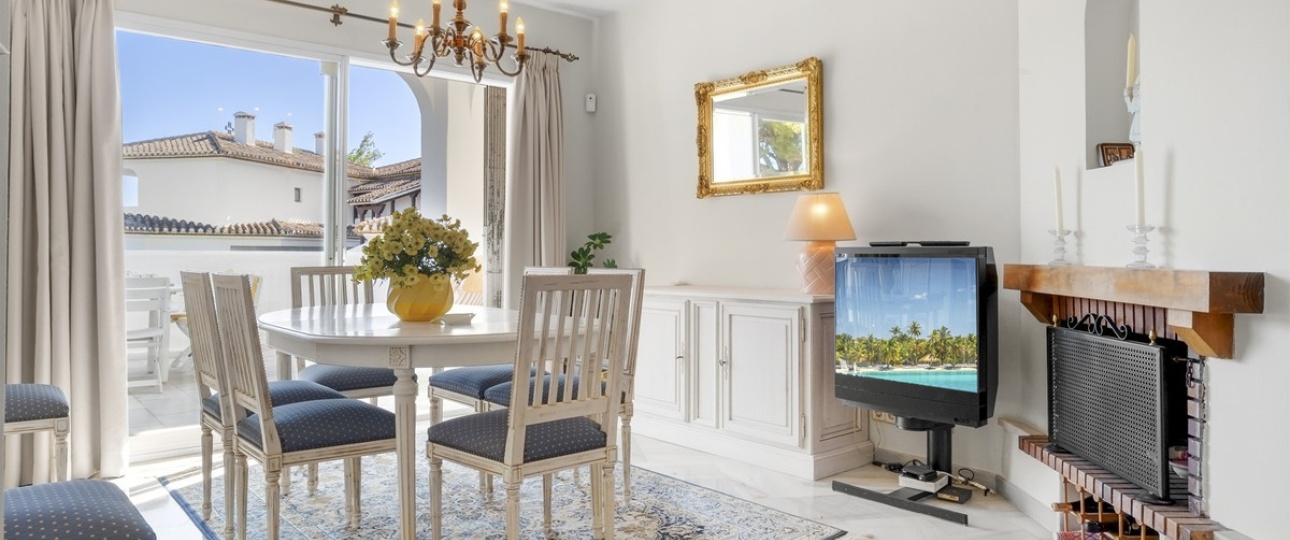 Resale - apartment - Marbella - Elviria