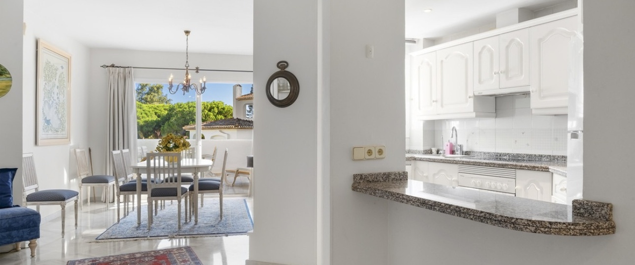 Resale - apartment - Marbella - Elviria