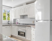 Resale - apartment - Marbella - Elviria