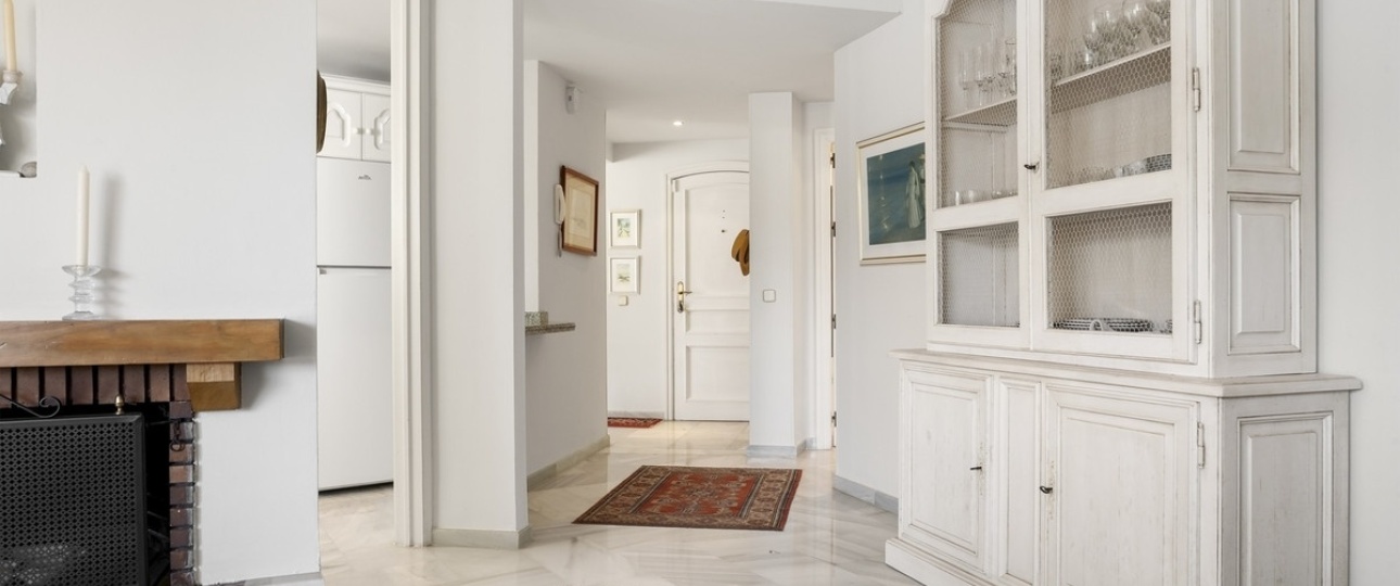 Resale - apartment - Marbella - Elviria
