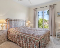 Resale - apartment - Marbella - Elviria