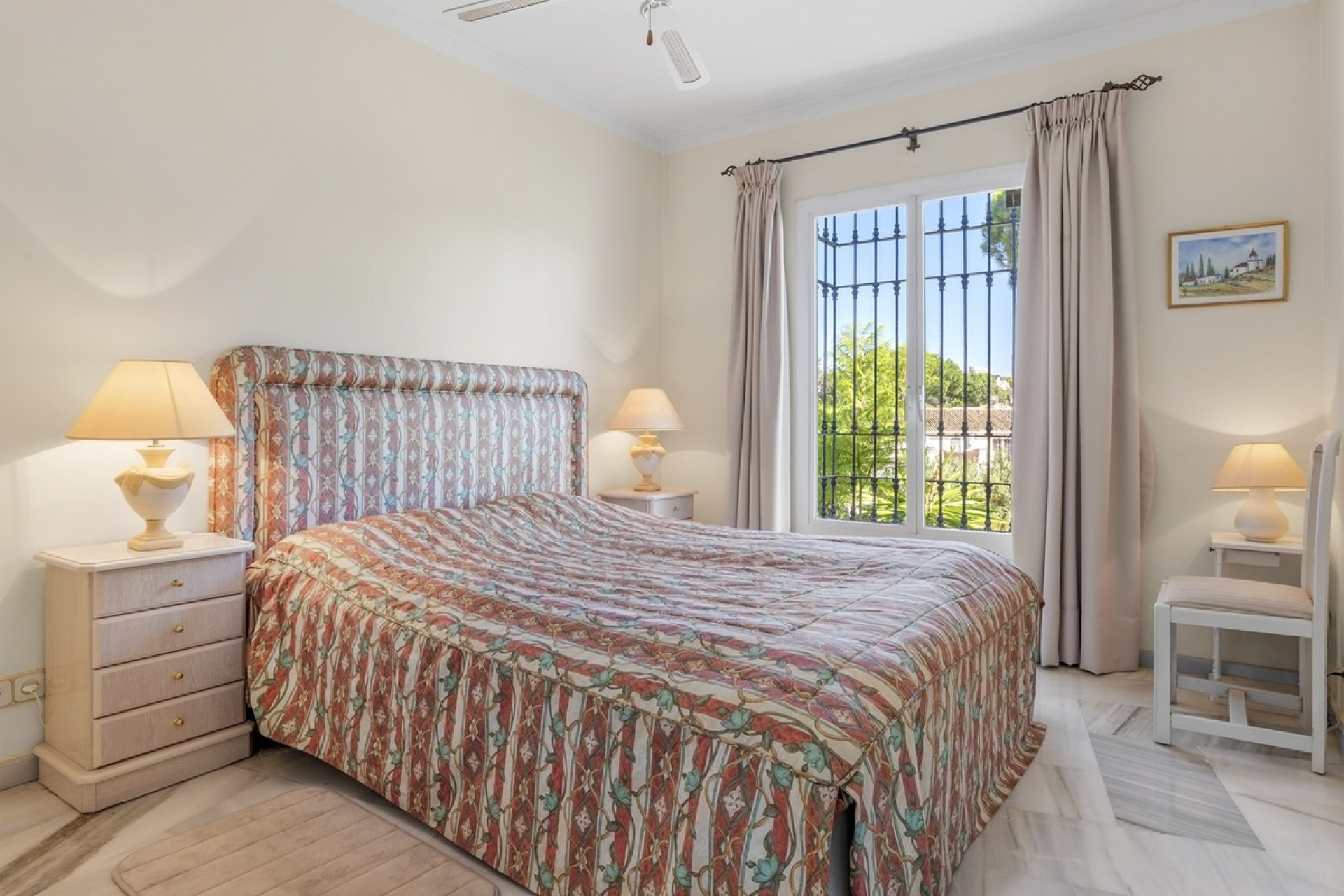 Resale - apartment - Marbella - Elviria