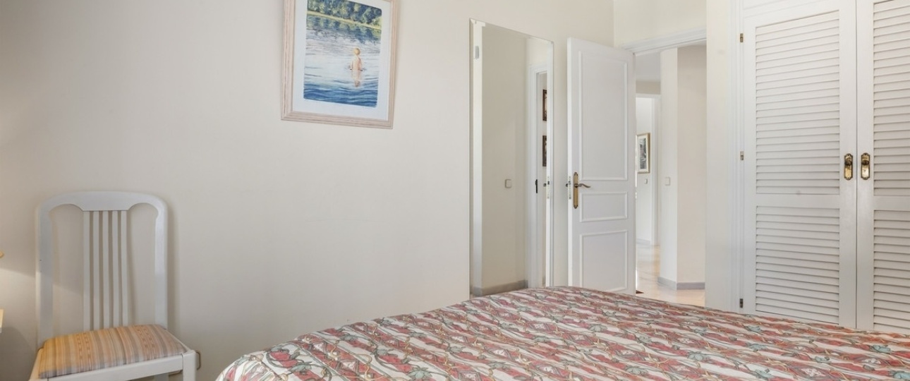Resale - apartment - Marbella - Elviria