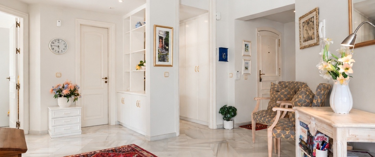 Resale - apartment - Marbella - Elviria