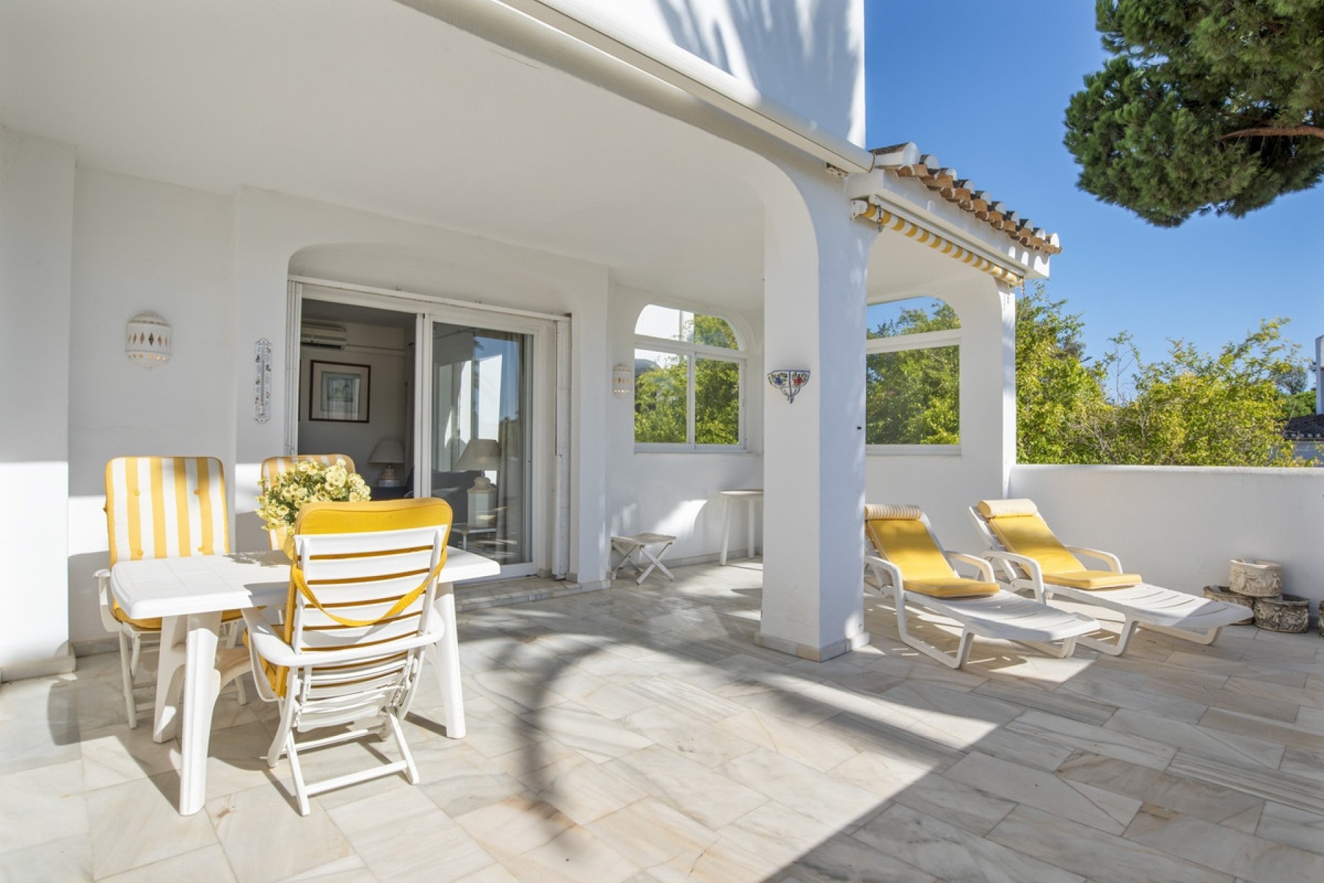 Resale - apartment - Marbella - Elviria