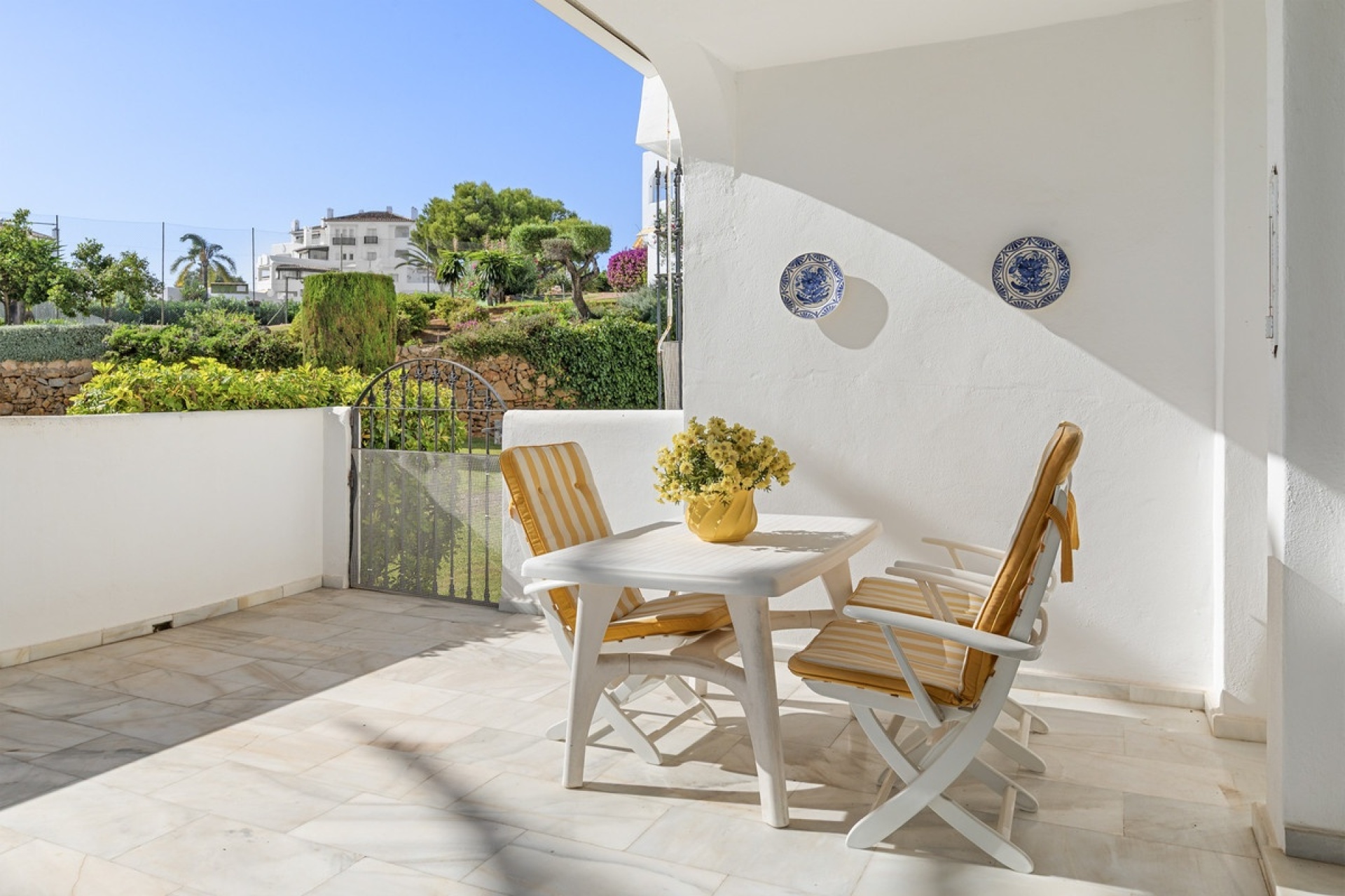 Resale - apartment - Marbella - Elviria