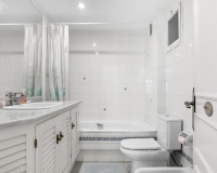 Resale - apartment - Marbella - Elviria