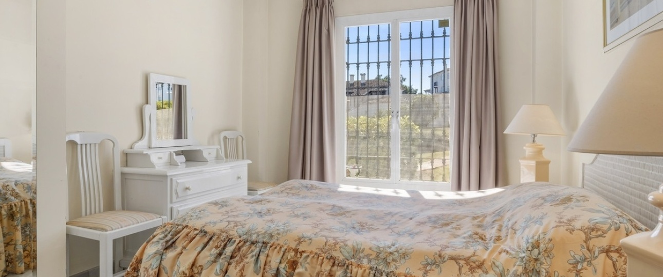 Resale - apartment - Marbella - Elviria