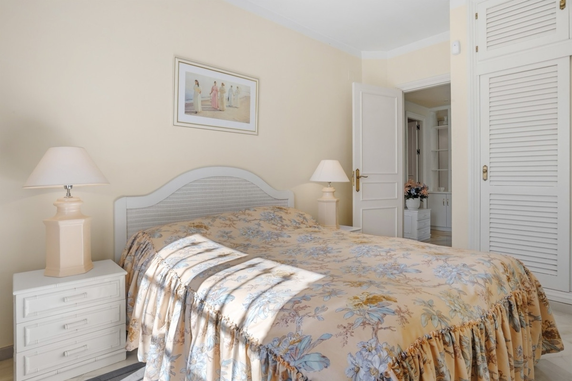 Resale - apartment - Marbella - Elviria