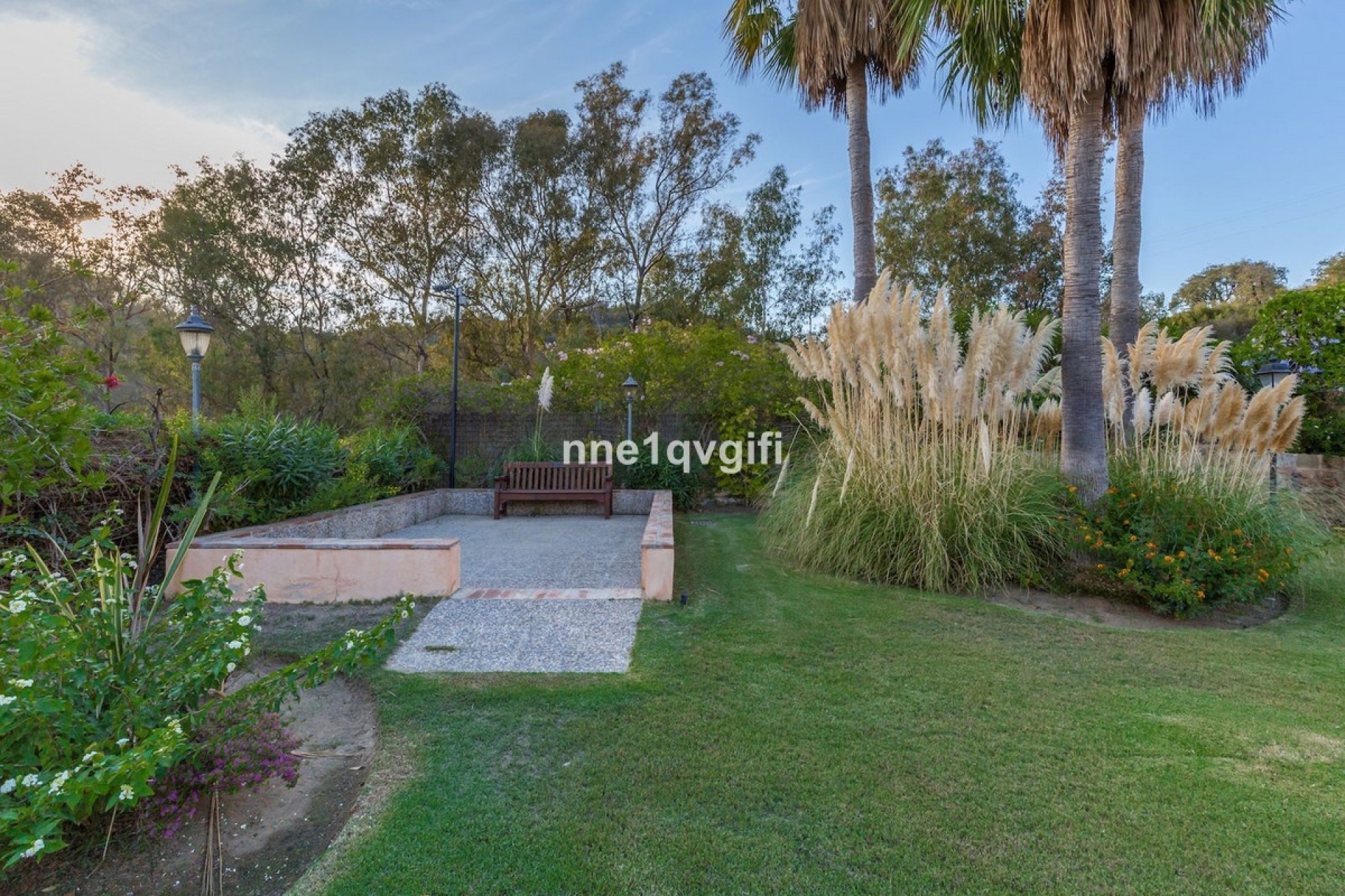 Resale - apartment - Marbella - Elviria