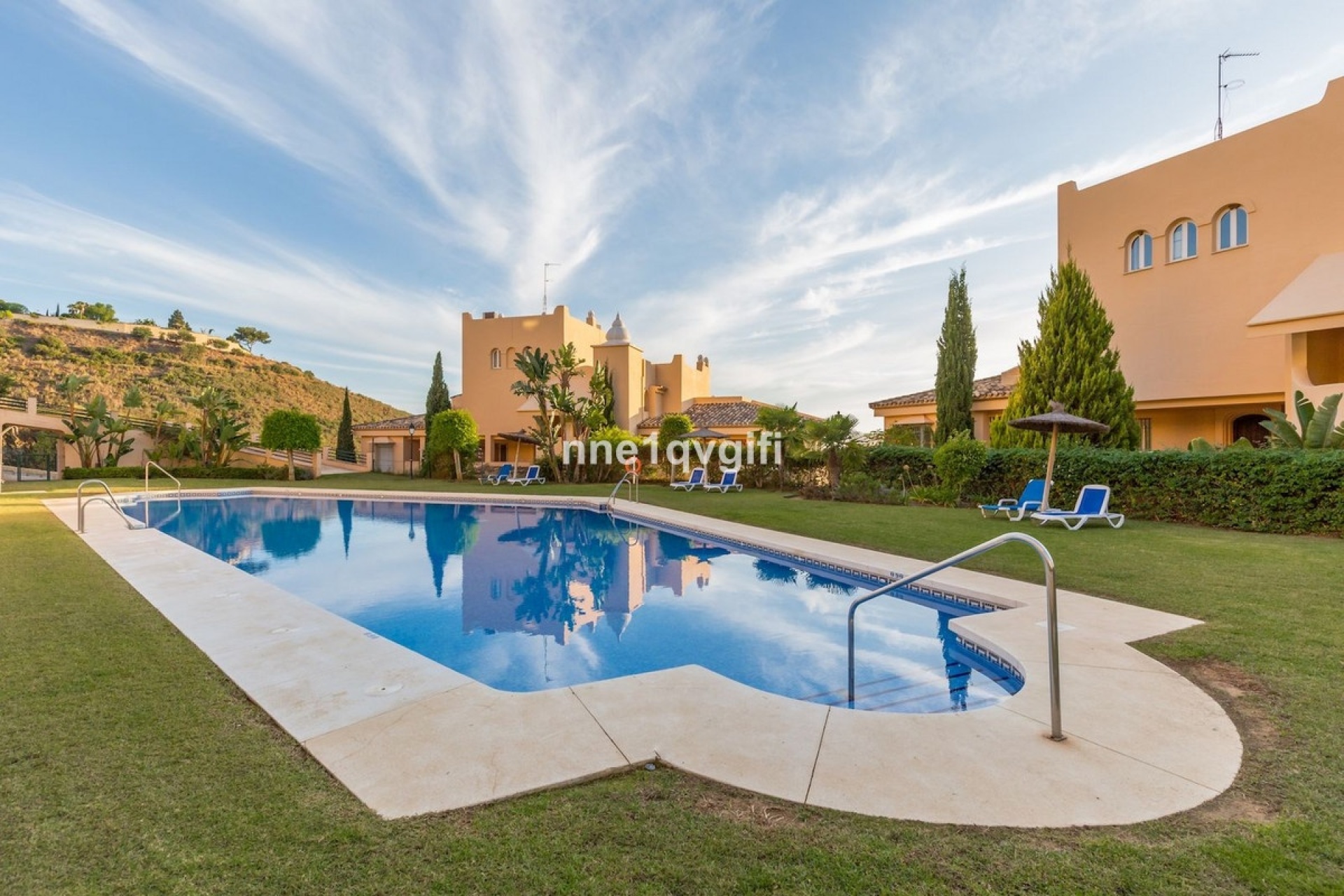 Resale - apartment - Marbella - Elviria