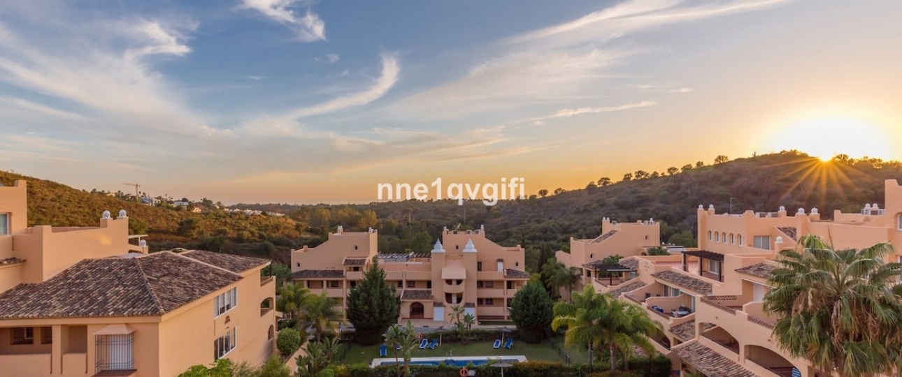 Resale - apartment - Marbella - Elviria