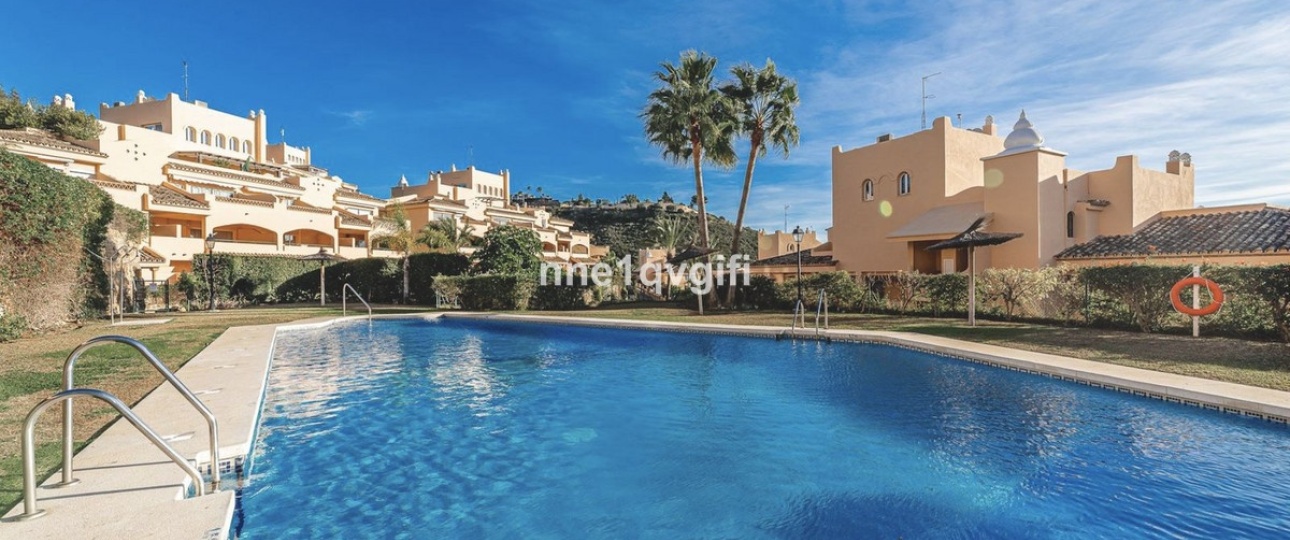 Resale - apartment - Marbella - Elviria