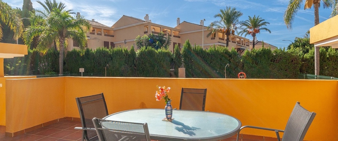 Resale - apartment - Marbella - Elviria
