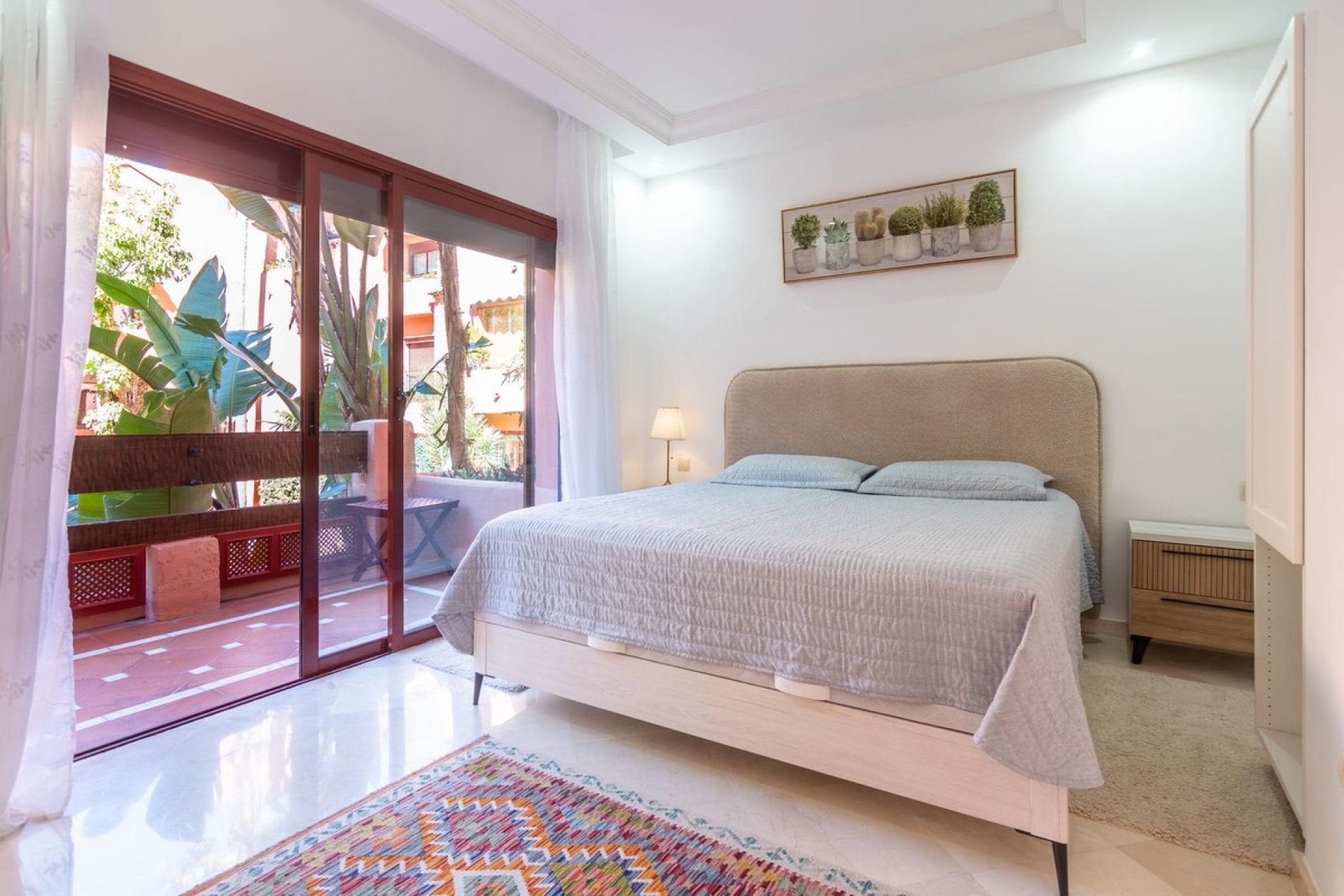Resale - apartment - Marbella - Elviria