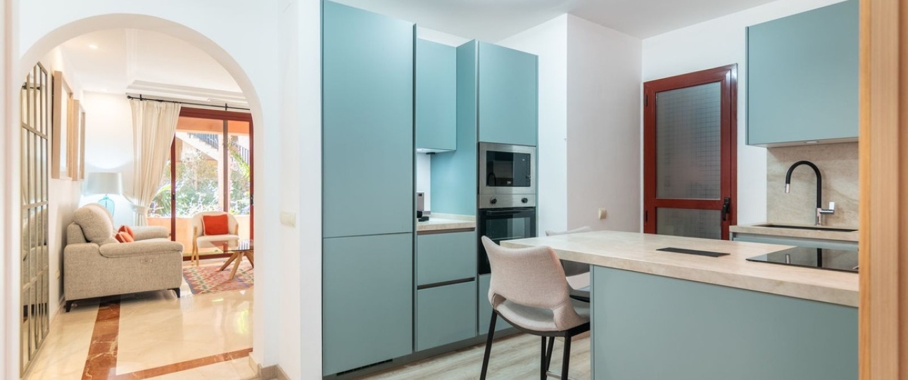 Resale - apartment - Marbella - Elviria
