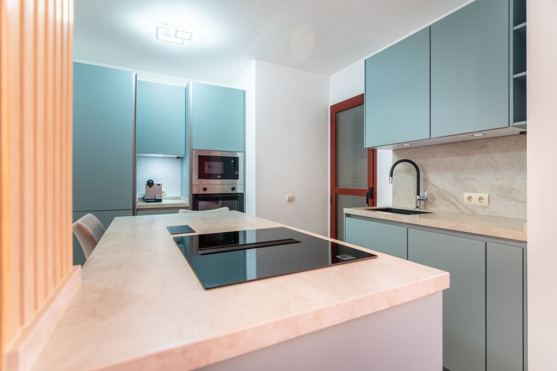 Resale - apartment - Marbella - Elviria