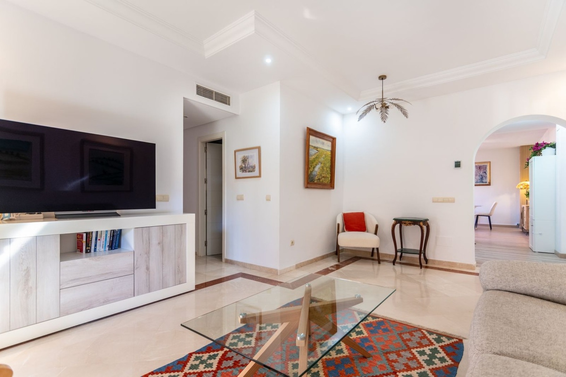 Resale - apartment - Marbella - Elviria