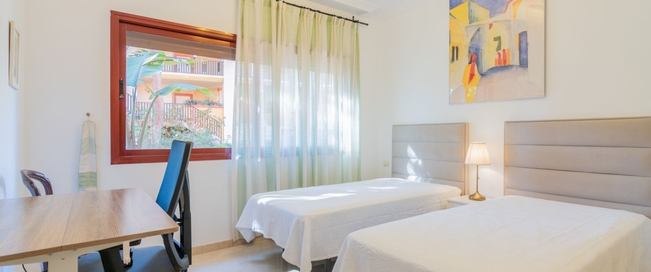 Resale - apartment - Marbella - Elviria