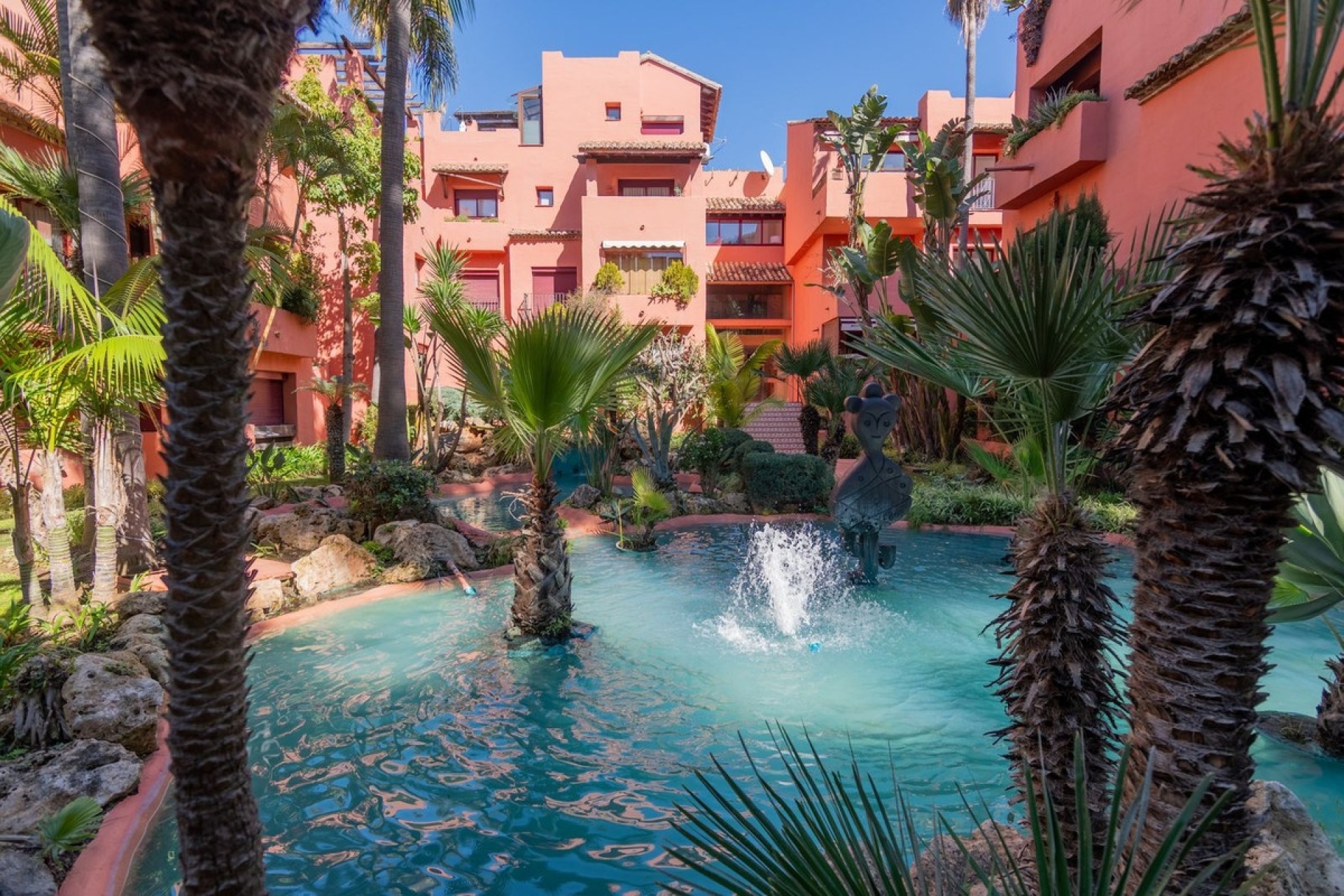 Resale - apartment - Marbella - Elviria