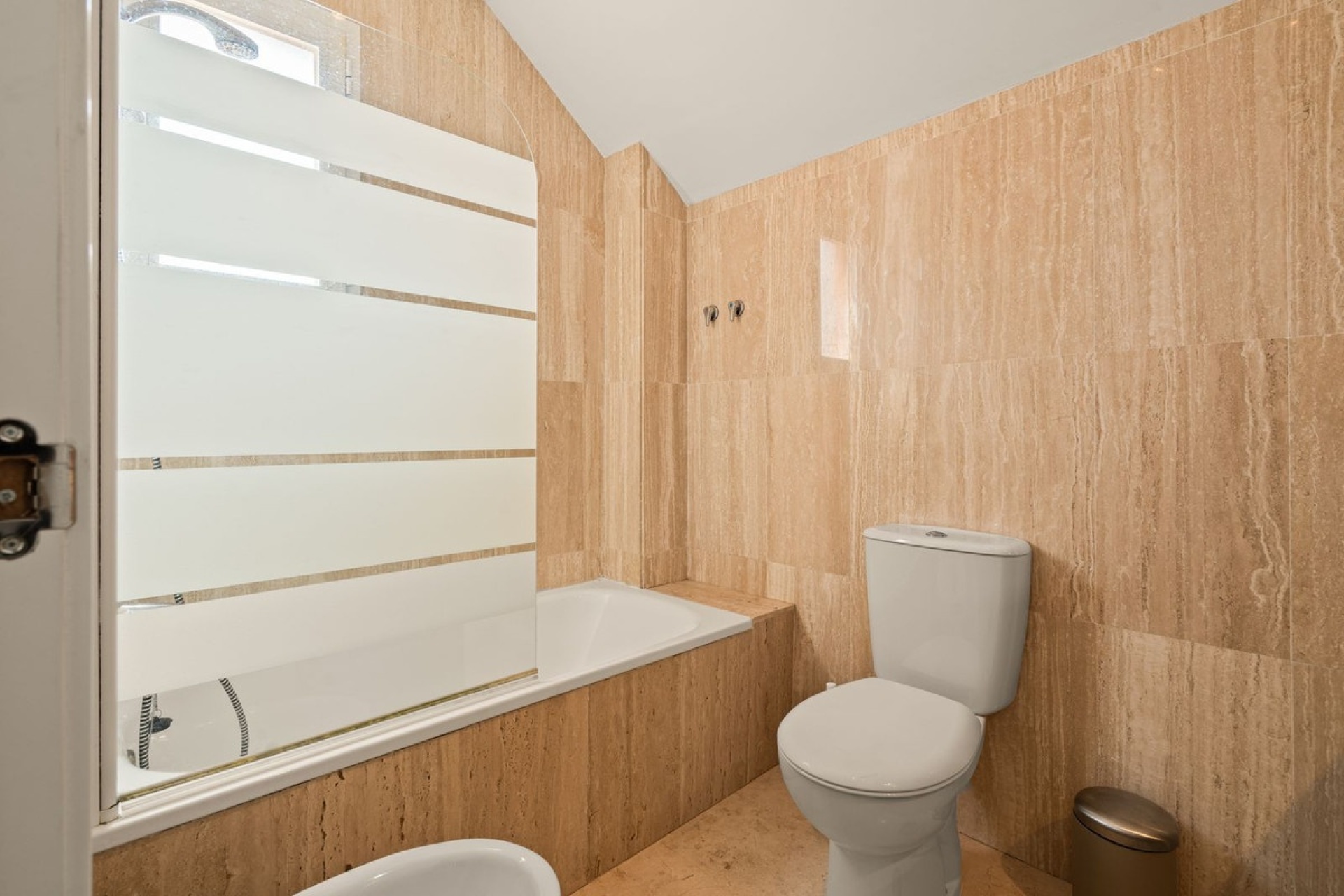 Resale - apartment - Marbella - Elviria