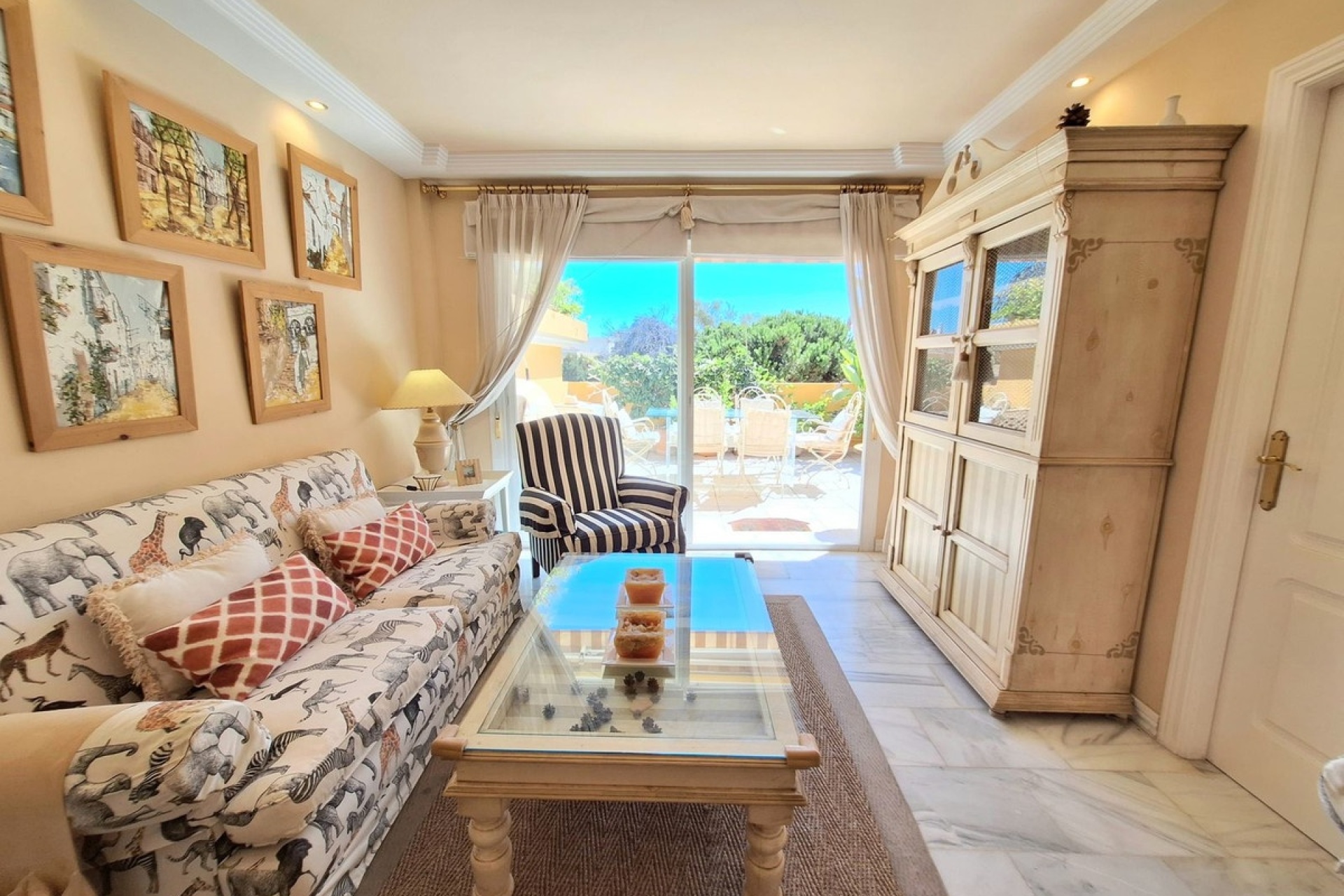 Resale - apartment - Marbella - Elviria