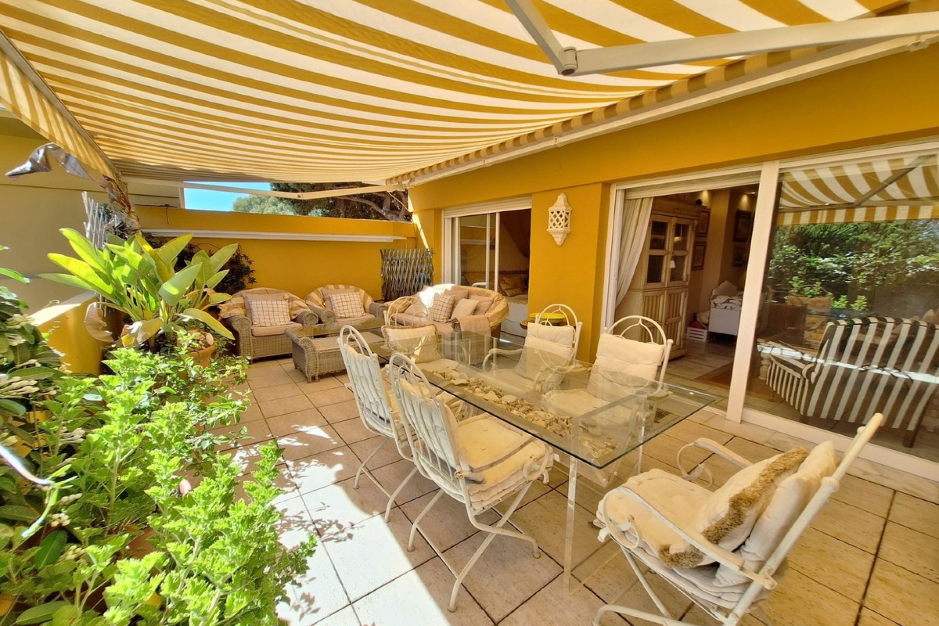 Resale - apartment - Marbella - Elviria