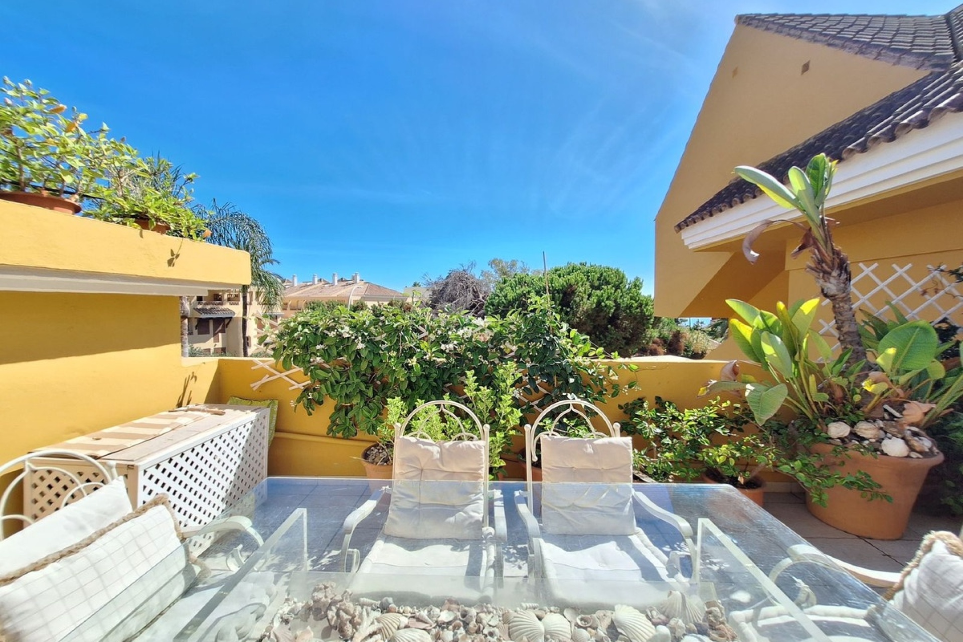 Resale - apartment - Marbella - Elviria