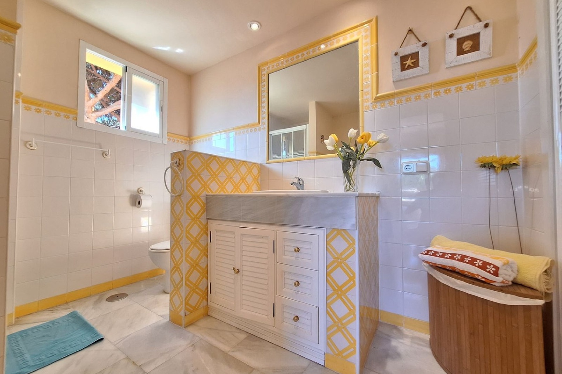 Resale - apartment - Marbella - Elviria