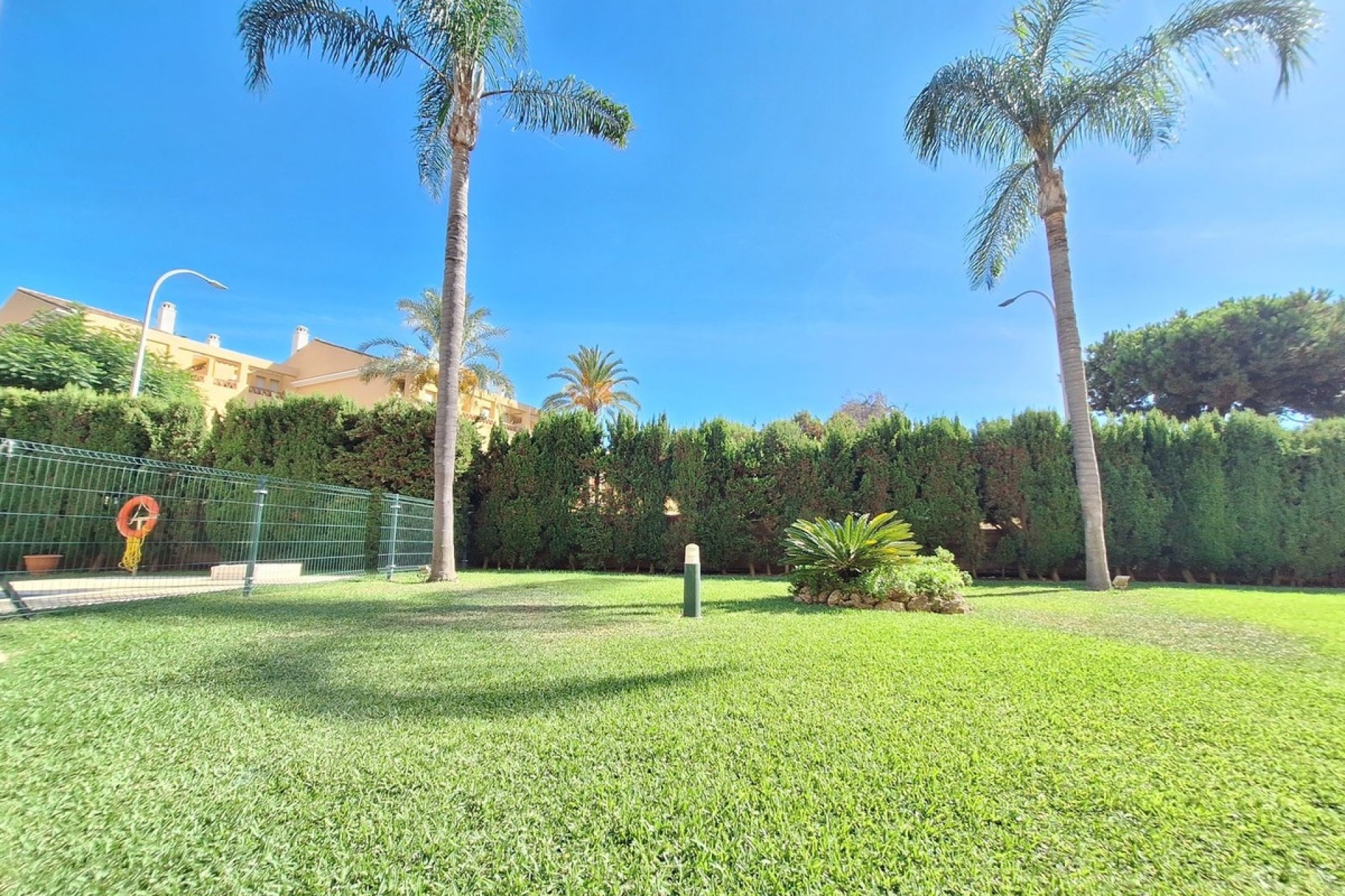 Resale - apartment - Marbella - Elviria