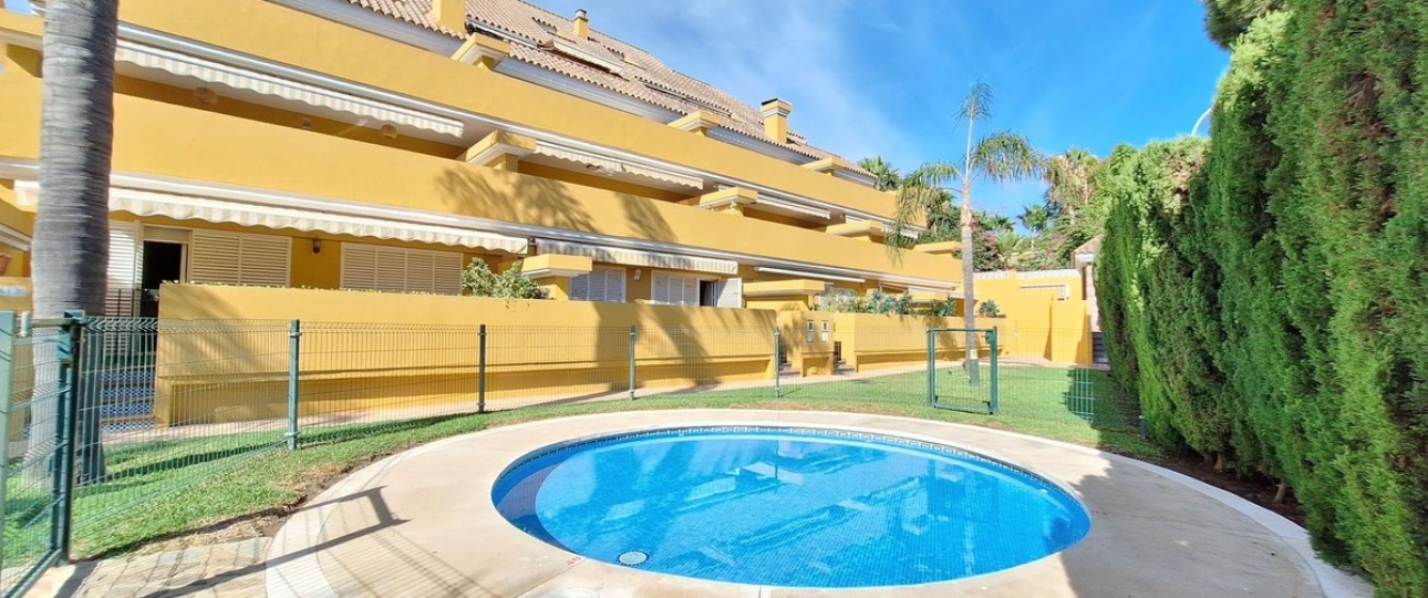 Resale - apartment - Marbella - Elviria