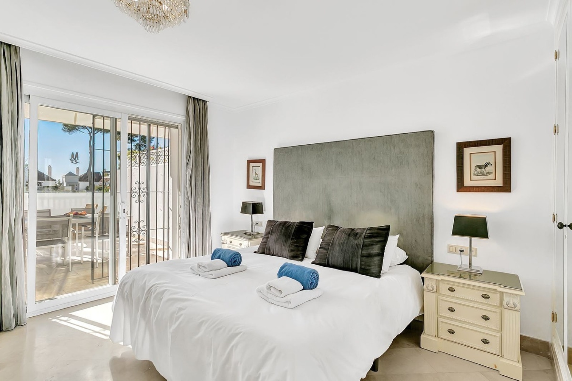 Resale - apartment - Marbella - Elviria
