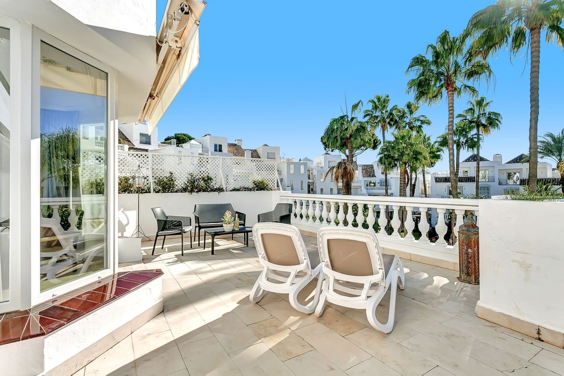 Resale - apartment - Marbella - Elviria