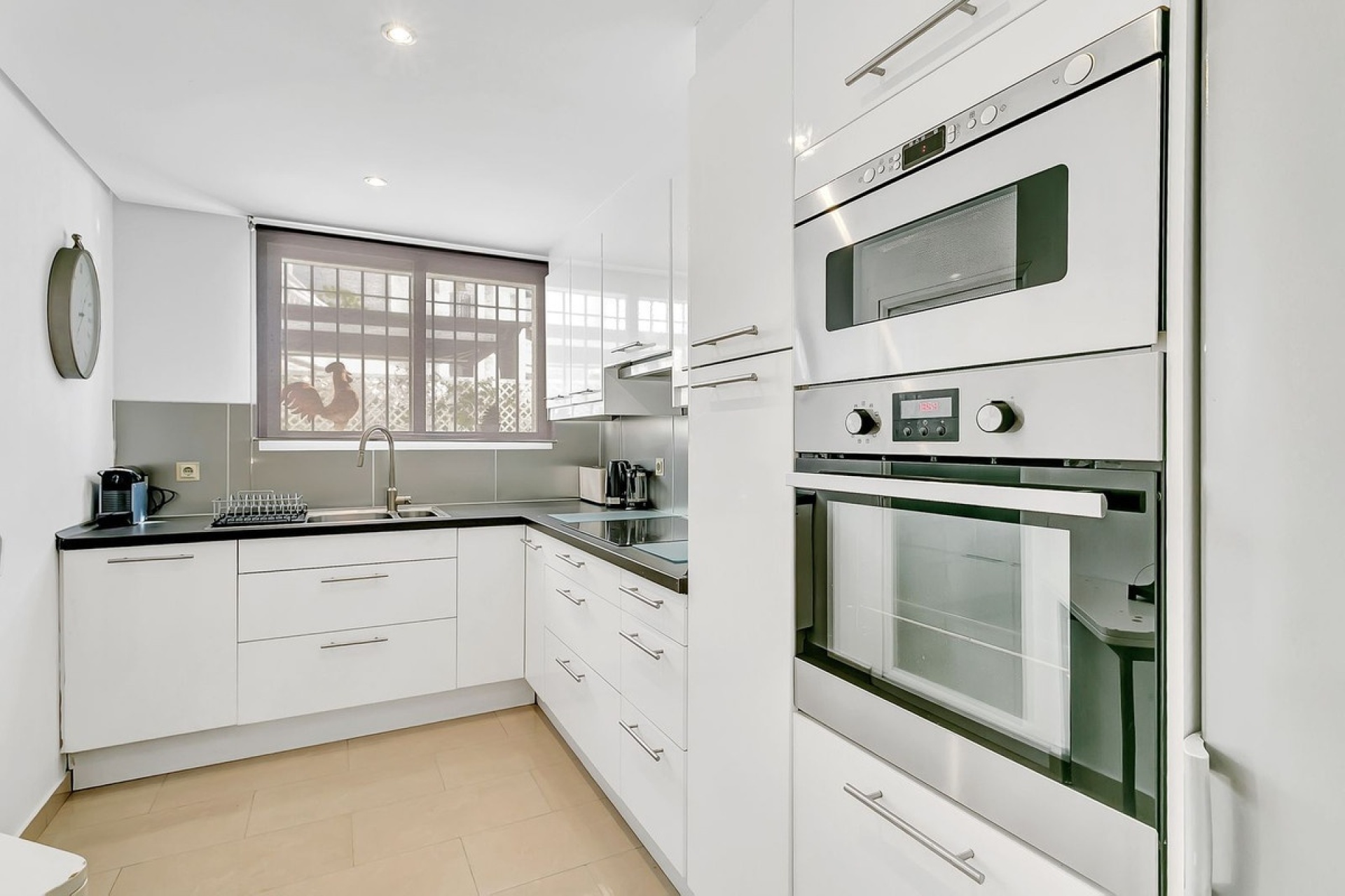 Resale - apartment - Marbella - Elviria
