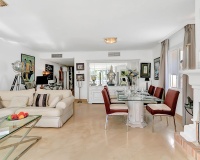 Resale - apartment - Marbella - Elviria