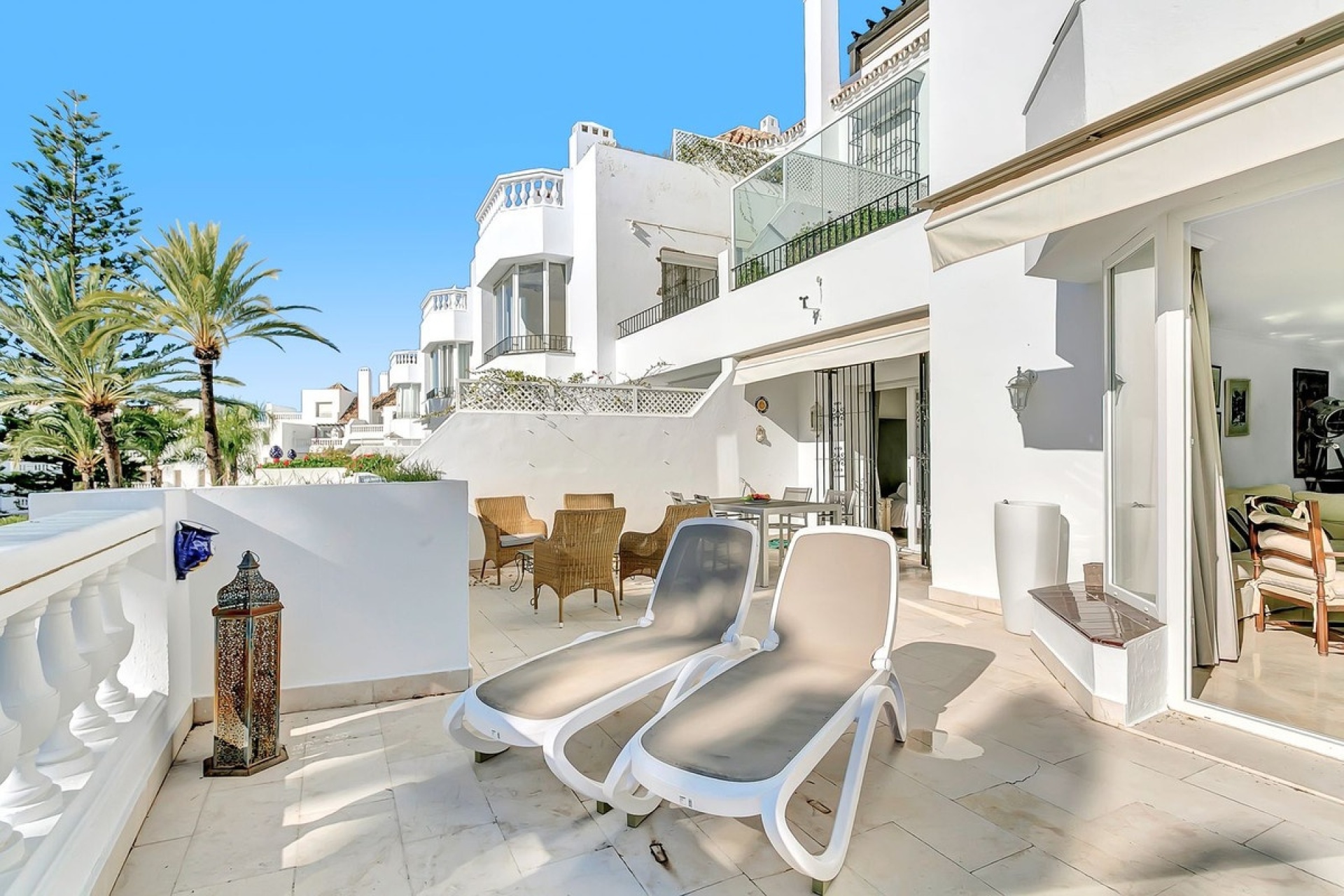 Resale - apartment - Marbella - Elviria