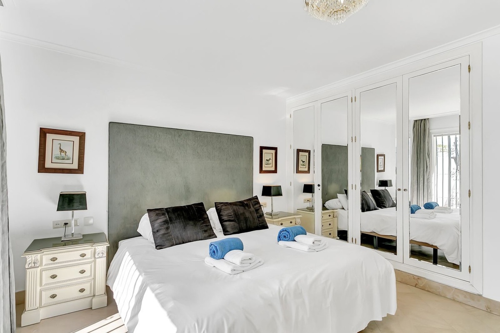 Resale - apartment - Marbella - Elviria