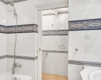 Resale - apartment - Marbella - Elviria