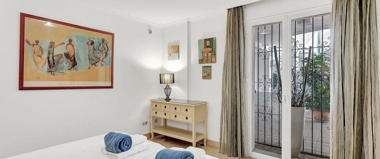 Resale - apartment - Marbella - Elviria