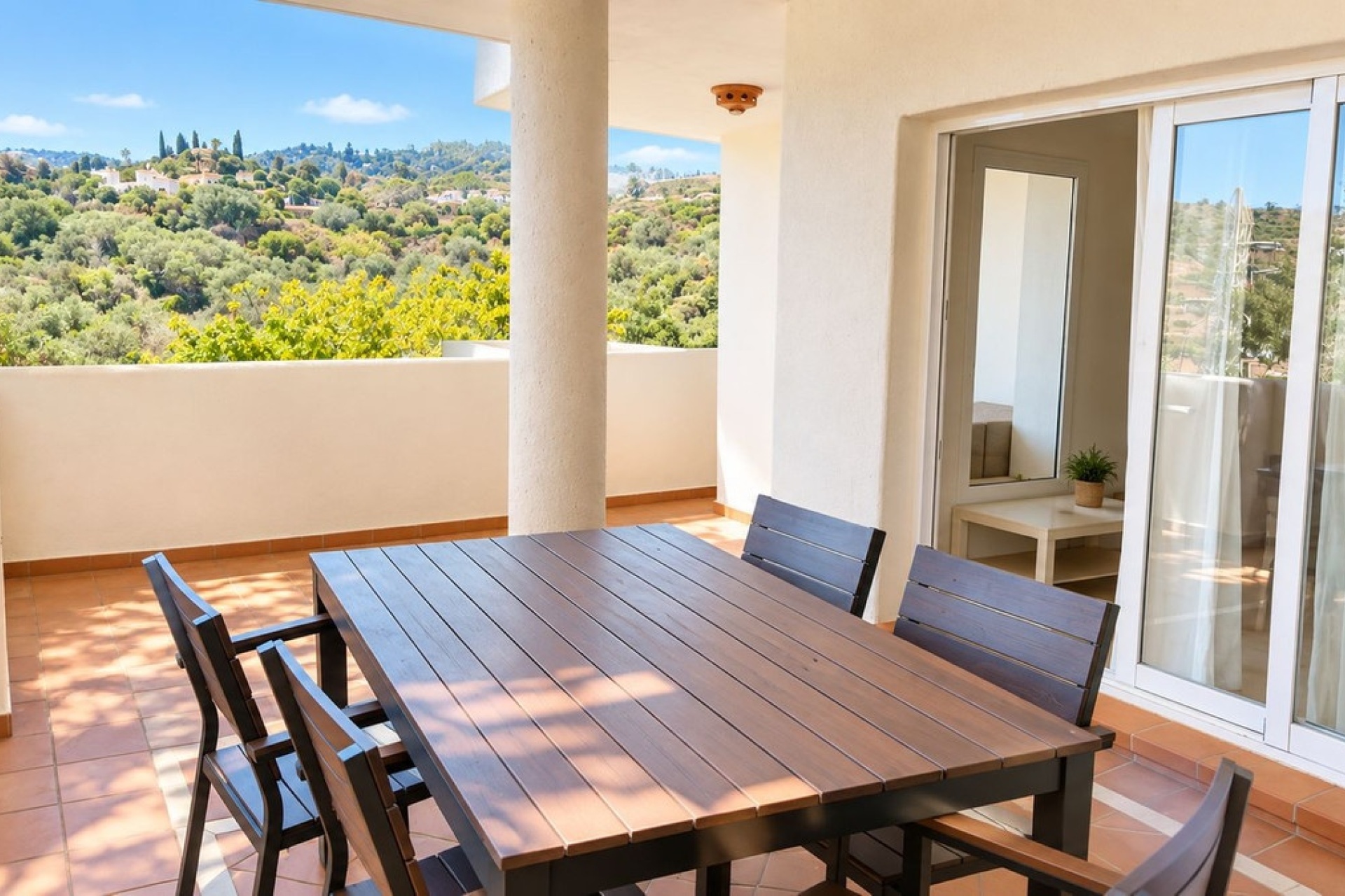 Resale - apartment - Marbella - Elviria