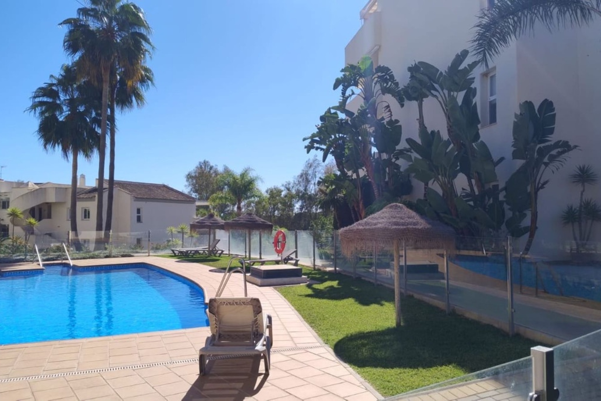 Resale - apartment - Marbella - Elviria
