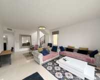 Resale - apartment - Marbella - Elviria
