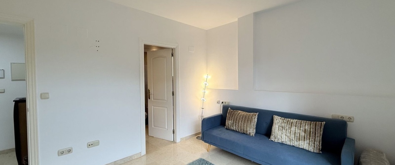 Resale - apartment - Marbella - Elviria