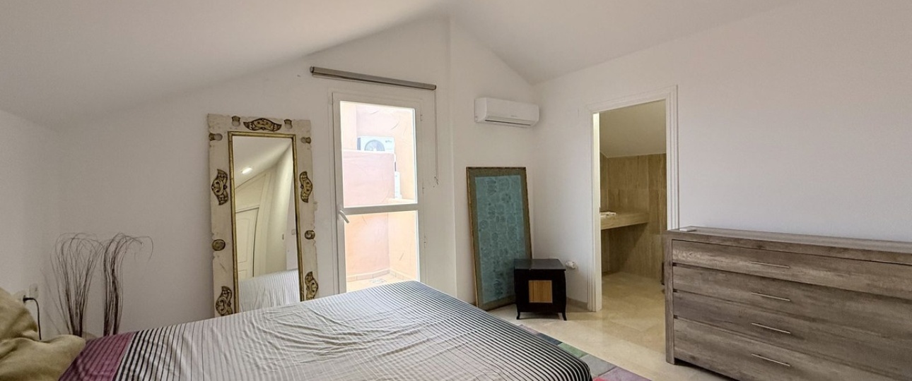 Resale - apartment - Marbella - Elviria