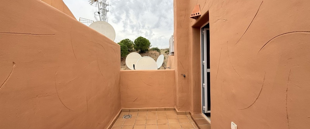 Resale - apartment - Marbella - Elviria